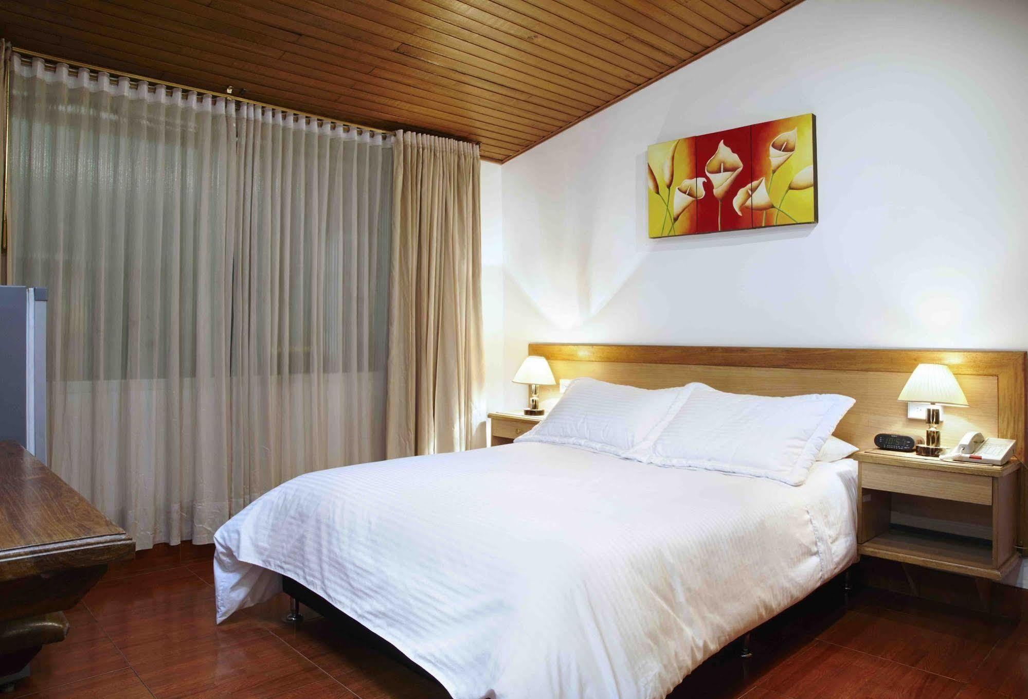 Hotel Charlies Place Богота Екстериор снимка