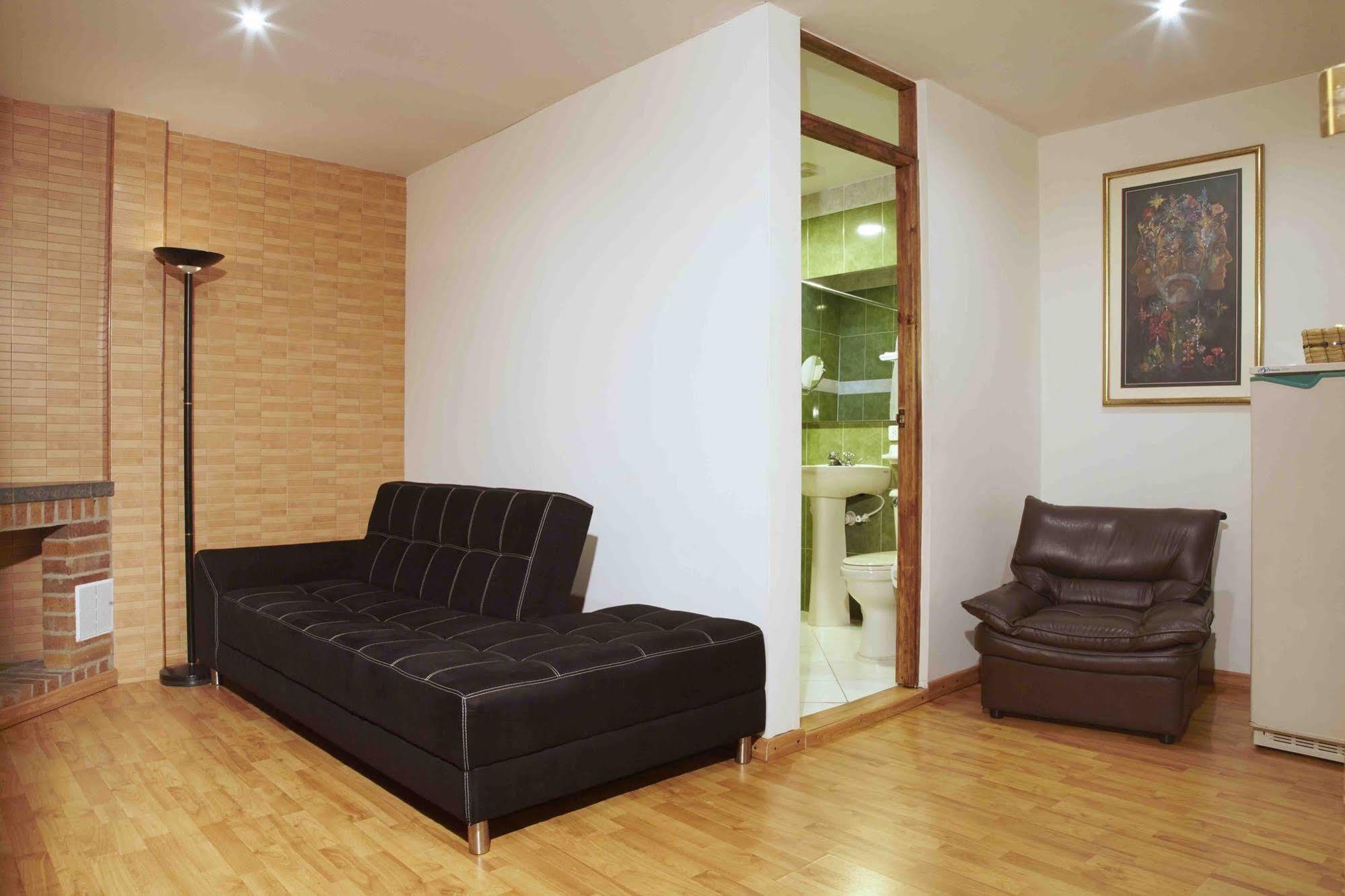 Hotel Charlies Place Богота Екстериор снимка